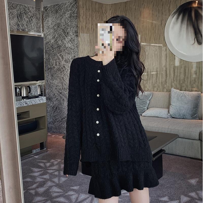 Women Fashion Korean - ชุดสไตล์เกาหลีฤดูหนาวระดับพรีเมียม ชุดถักเนื้อหนา ชุดเสื้อโอเวอร์ไซส์แสนสบาย ชุดกระโปรงมินิสเกิร์ตจีบแฟชั่น
