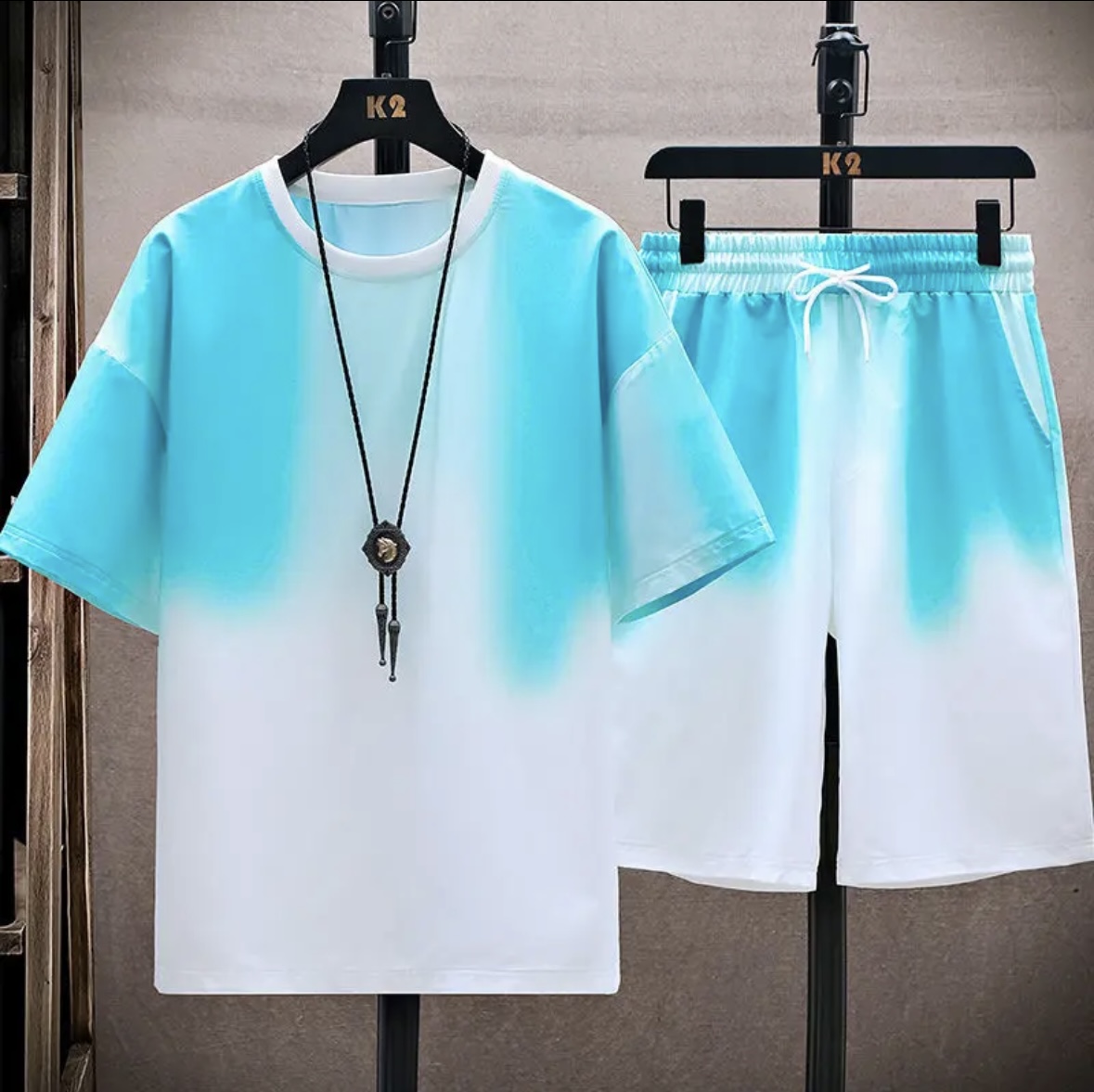 Women Fashion Korean - ชุดเซ็ตผ้าไหมน้ำแข็งคู่รักสำหรับฤดูร้อนขายดีรุ่นใหม่ เสื้อยืดและกางเกงขาสั้นสไตล์เกาหลีทรงหลวม ใส่ได้ทั้งชายและหญิง แฟชั่น แห้งเร็ว