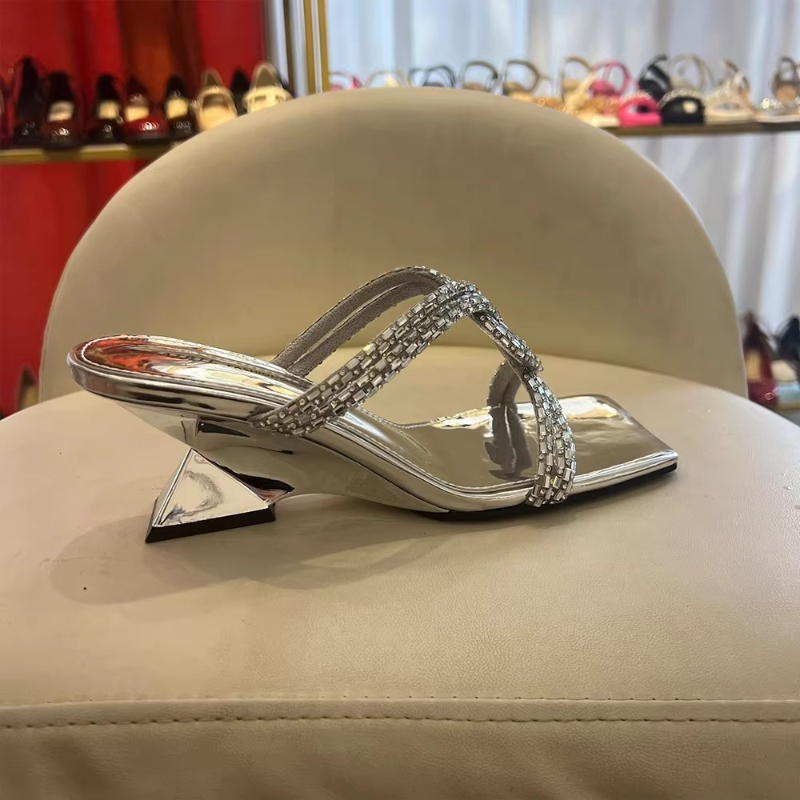 รองเท้าแตะแฟชั่นของผู้หญิงแปลก - Women Fashion Korean บทวิจารณ์และราคา