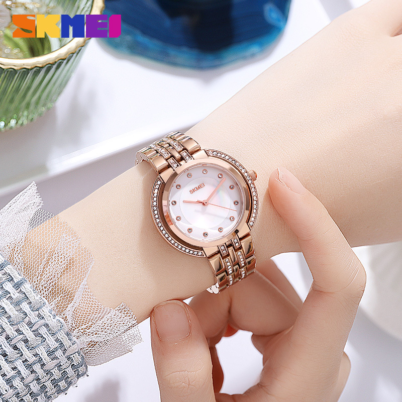 สร้อยข้อมือสตรีนาฬิกาควอตซ์หรู - Fashion Women Watch บทวิจารณ์และราคา