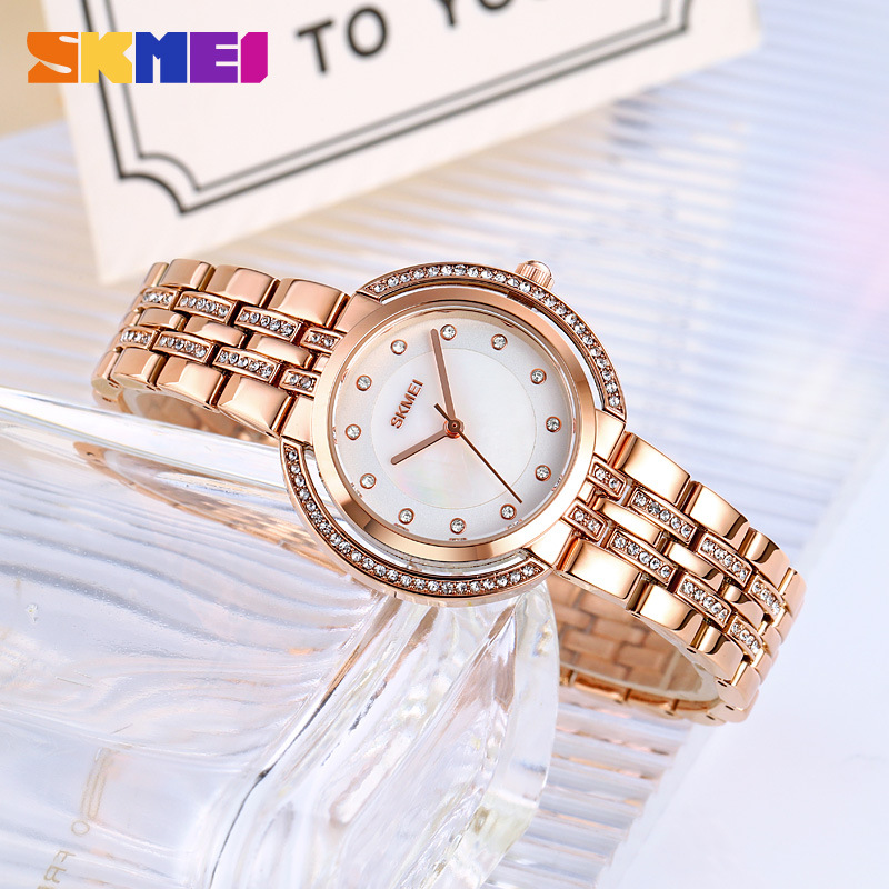 สร้อยข้อมือสตรีนาฬิกาควอตซ์หรู - Fashion Women Watch บทวิจารณ์และราคา
